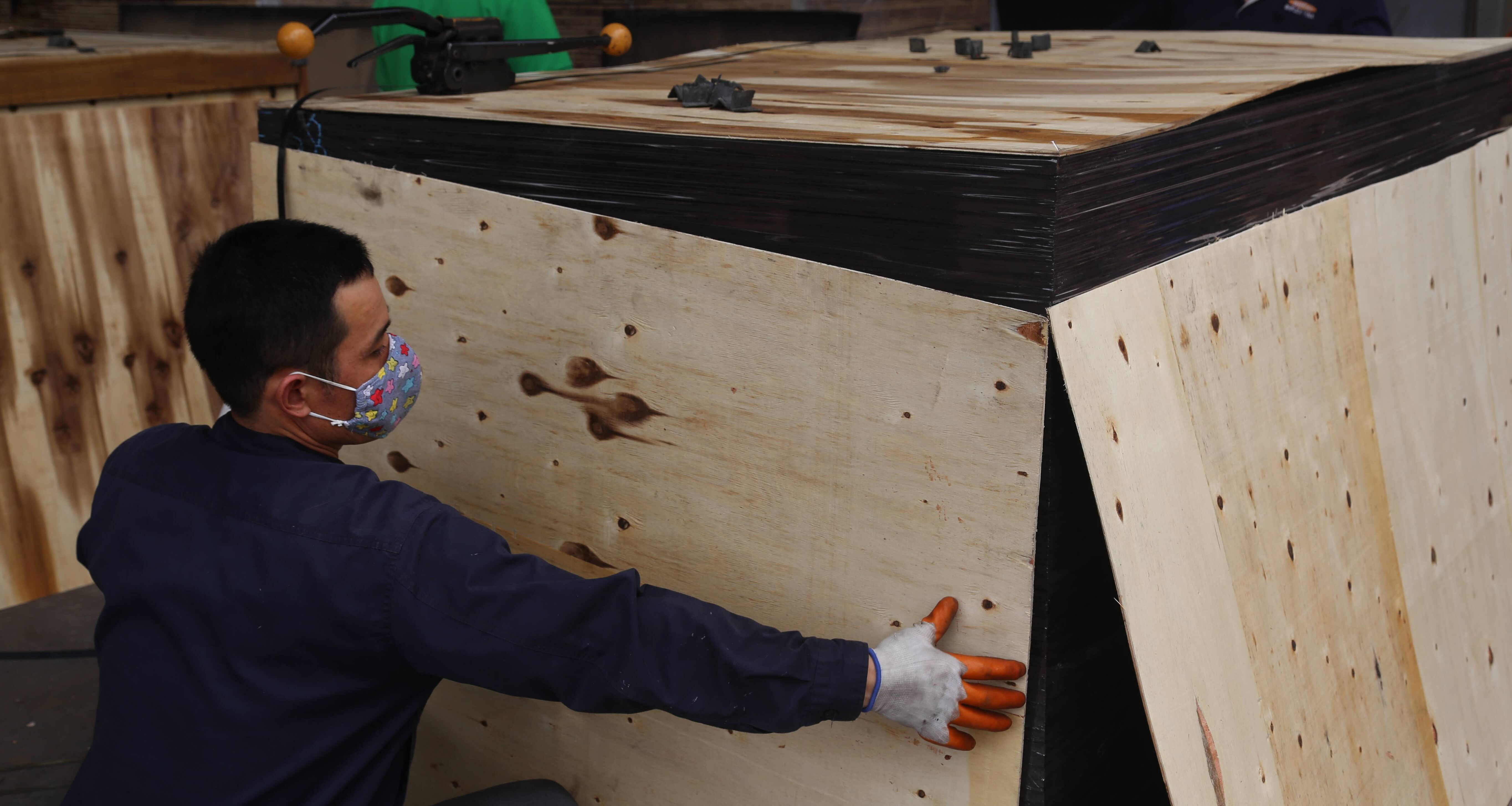 Film Faced Plywood Packing to UAE, Egypt, Saudi Arabia and Turkey market